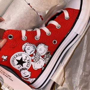 Peanuts Chucks, Women’s Size 7
